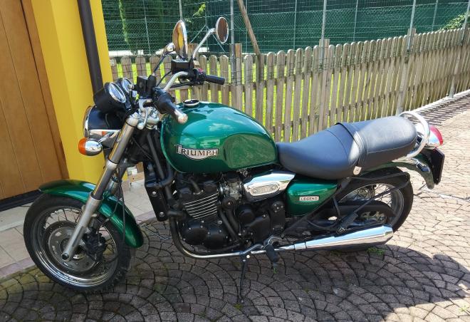 Triumph Legend 2000